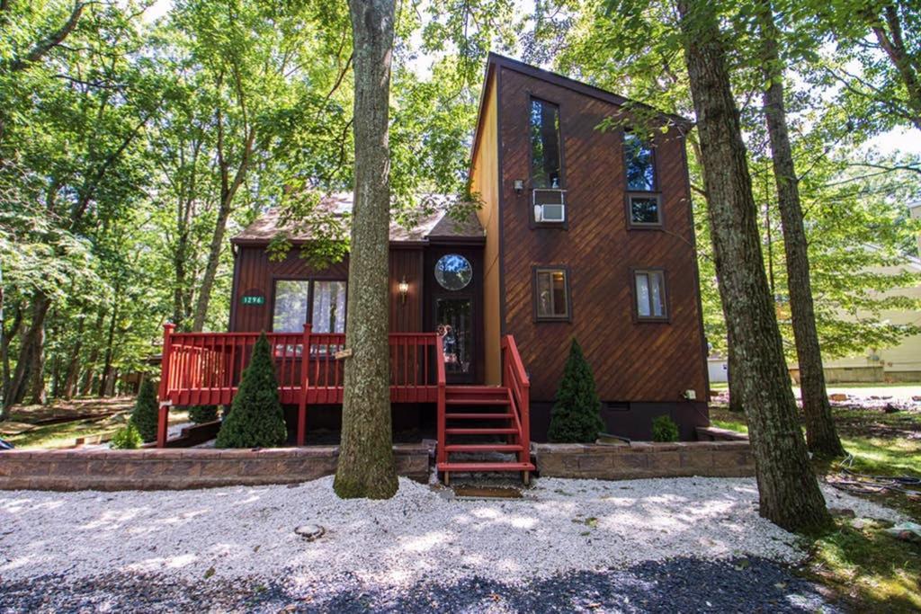 Entire 3 Bedroom Adventure Chalet, Near The Best Of The Poconos East Stroudsburg Bagian luar foto