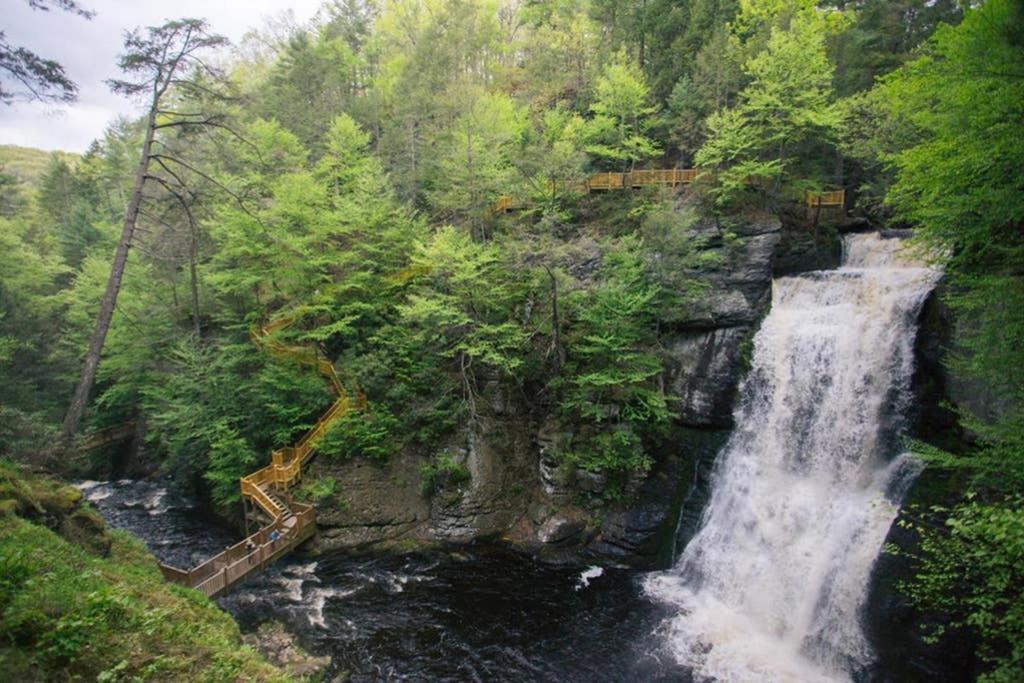 Entire 3 Bedroom Adventure Chalet, Near The Best Of The Poconos East Stroudsburg Bagian luar foto